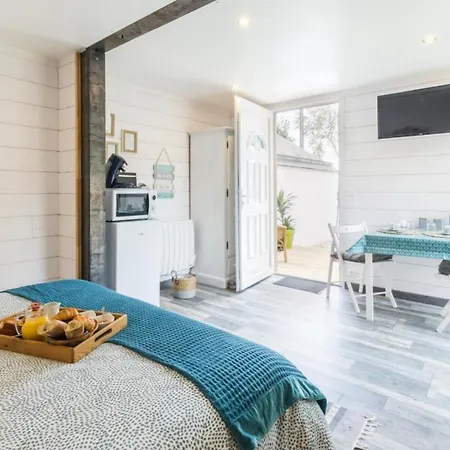 Bed & Breakfast Les Pieds Dans L'eau