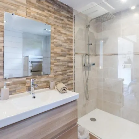 Les Pieds Dans L'eau 3*