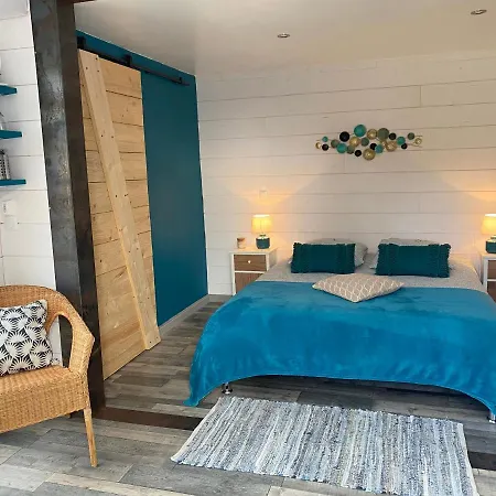 Les Pieds Dans L'eau Bed & Breakfast