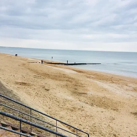 Les Pieds Dans L'eau 3*