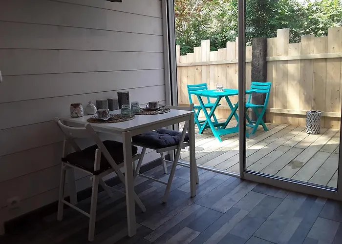 Alojamento de Acomodação e Pequeno-almoço Les Pieds Dans L'eau 3*