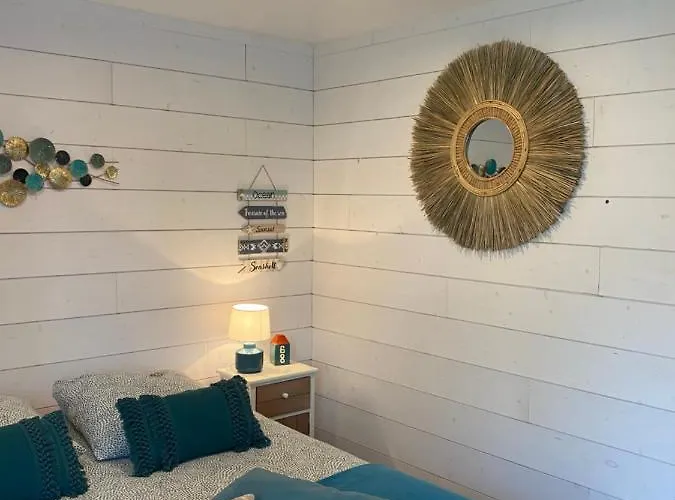 Les Pieds Dans L'eau Couette-café