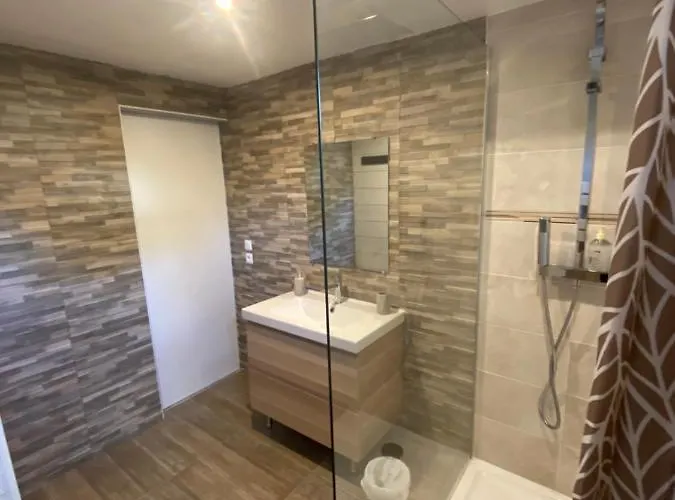 Les Pieds Dans L'eau