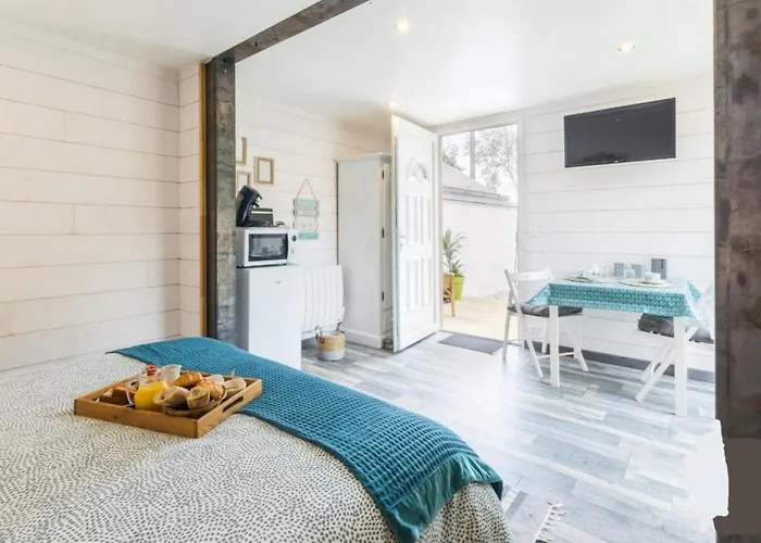 Alojamento de Acomodação e Pequeno-almoço Les Pieds Dans L'eau