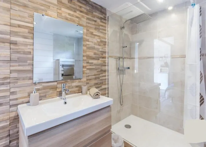 Les Pieds Dans L'eau 3*