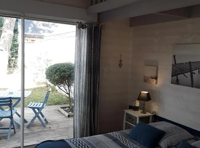 Les Pieds Dans L'eau Couette-café