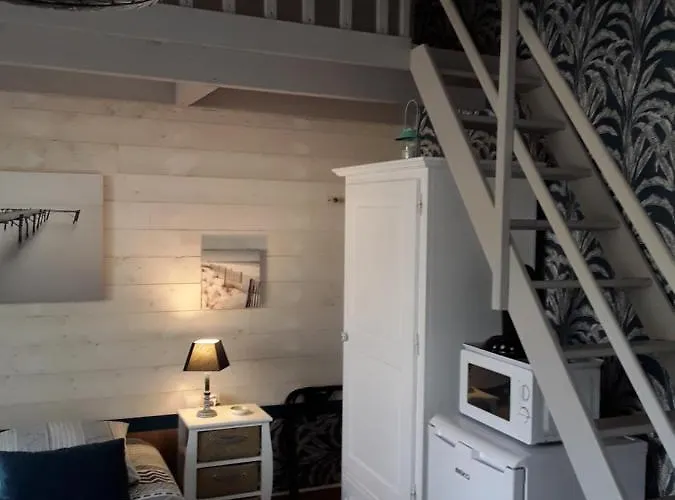 Les Pieds Dans L'eau Alojamento de Acomodação e Pequeno-almoço 3*